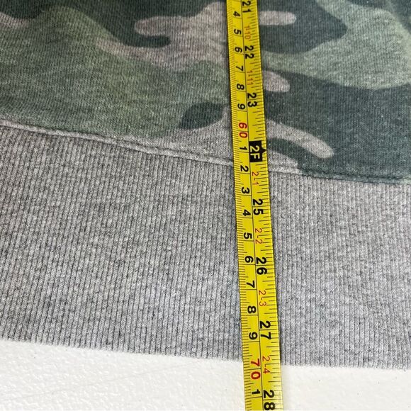 Time and Tru Green Gray Camo Split Side French Terry Sweatshirt Women XL 16 18 - Picture 12 of 13